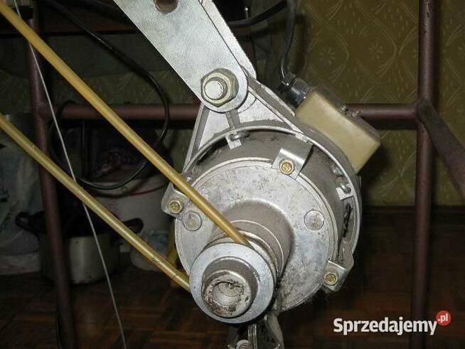 Owerlok 3 nitkowy 220v