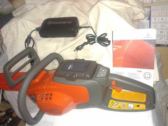 Nowa pilarka akumulatorowa HUSQVARNA 120 I pila poręczna