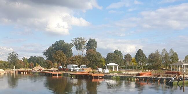 Budowa pomostów wbijanie pali pomosty drewniane stacjonarne