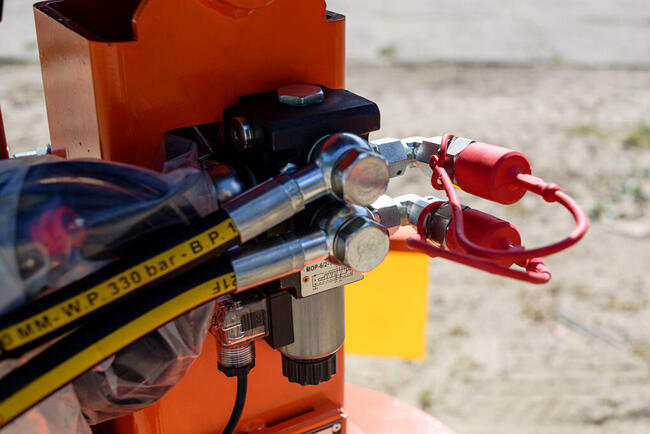 Szczotka do usuwania chwastów na koparkę SDC/K