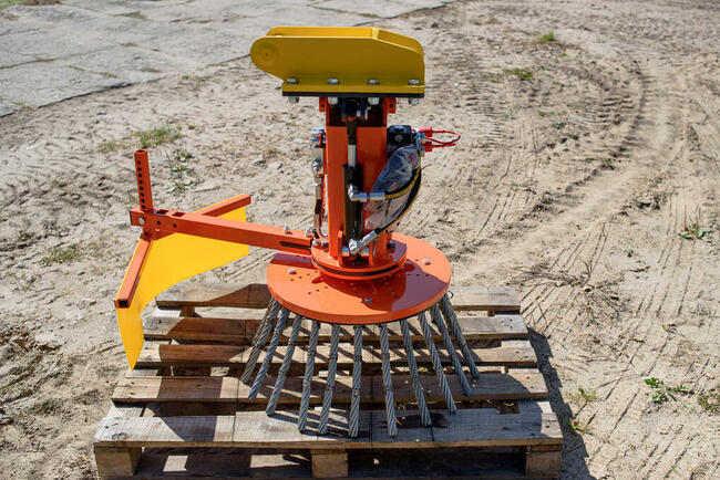 Szczotka do usuwania chwastów na koparkę SDC/K