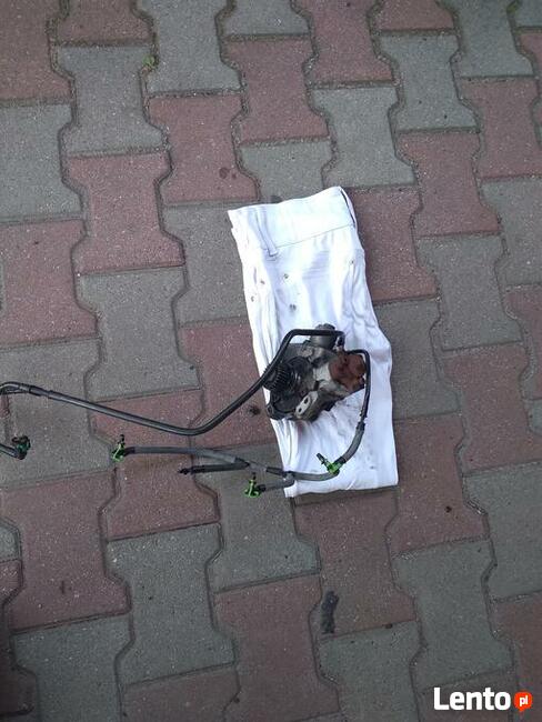 sprzedam pompa paliwowa z rurkami citroen ,peugeot kod silni