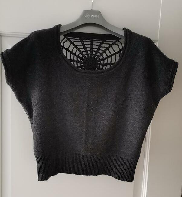 sprzedam oryginalną, krótką, ażurową kamizelkę 38/M-40/L