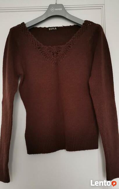 sprzedam ciepły sweter z ażurowym dekoldem 38/M