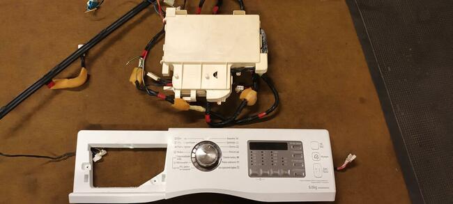 Pralka Samsunga WF600B0BKWQ