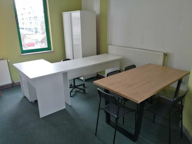 Sprzedam okazyjnie zestaw nowych mebli biurowych