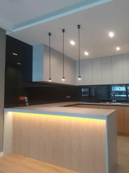 Szklarz usługi Lustra, kabiny, balustrady