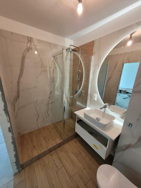 Remonty. Układanie płytek. Szpachlowanie