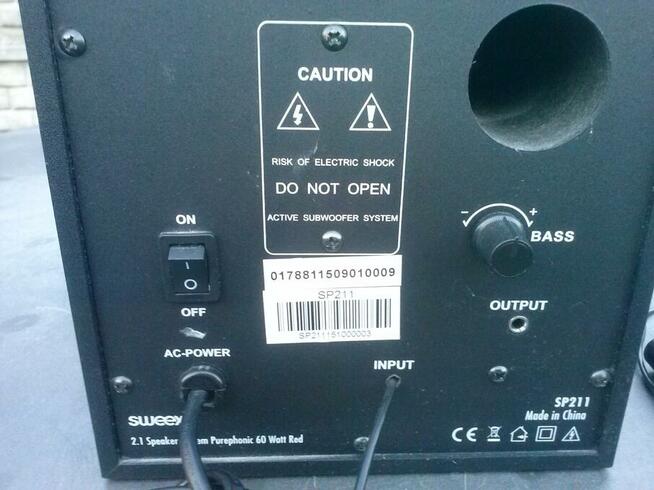 Głośniki komputerowe 2 W z suboorferem 5 W, czerwone, 95 zł.