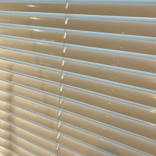 Żaluzje - drewniane i aluminiowe - 25mm i 50mm - Sekorol