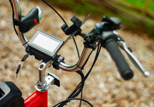 Konwersja roweru na elektryczny. Trójkołowy rehabilitacyjny