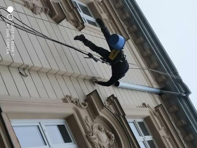 Dach usługi dekarsko blacharskie.