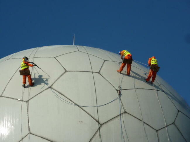 Dach usługi dekarsko blacharskie.