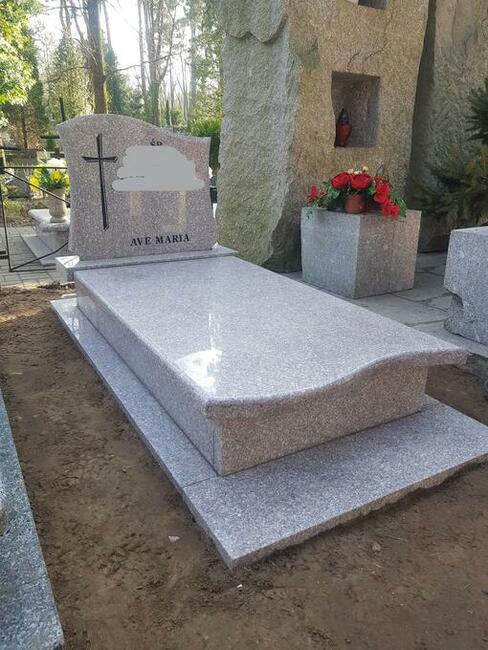 Sprzedaż i montaż nagrobków. Jelenia Góra i okolice.