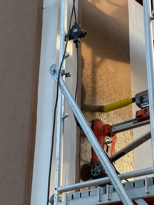 Wiercenie otworów w betonie – technika diamentowa .