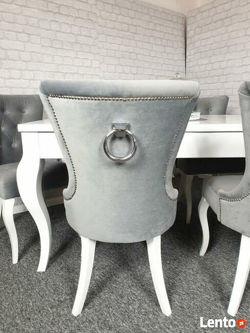 Stół z krzesłami do jadali lub salonu - krzesła tapicerowane