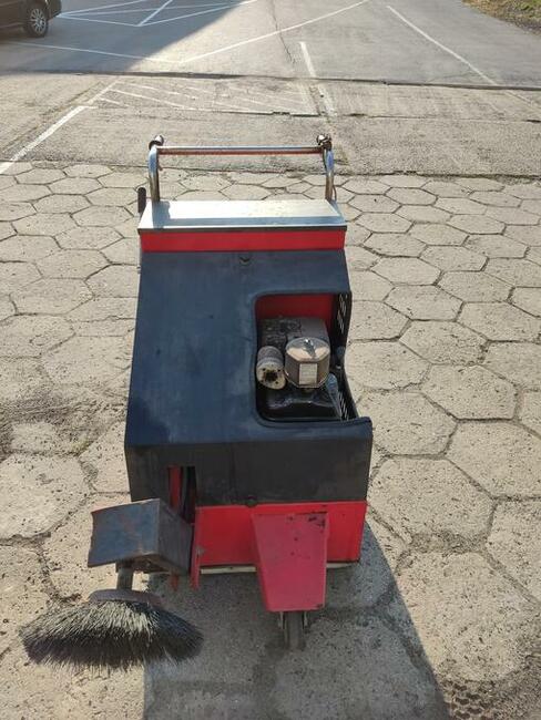 zamiatarka spalinowa ręczna
