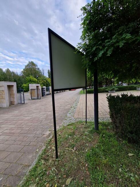 REKLAMA WOLNOSTOJĄCA SZYLD REKLAMOWY Konstrukcja stalowa