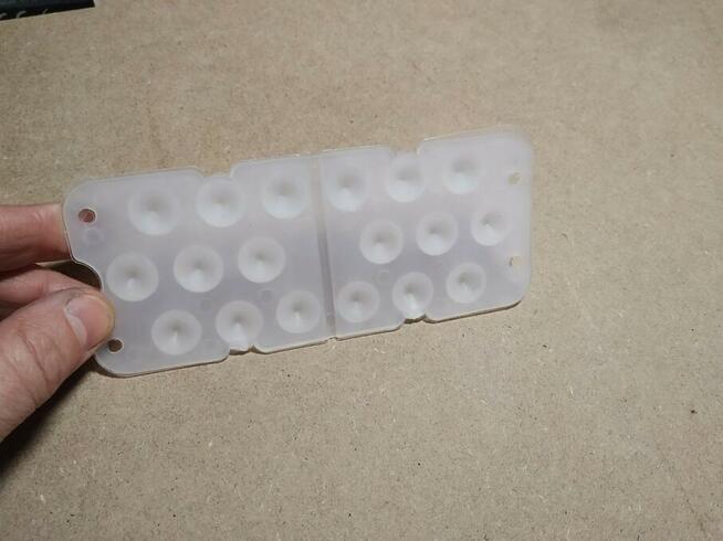 Panel separacyjny do prefabrykatów betonowych plastikowy