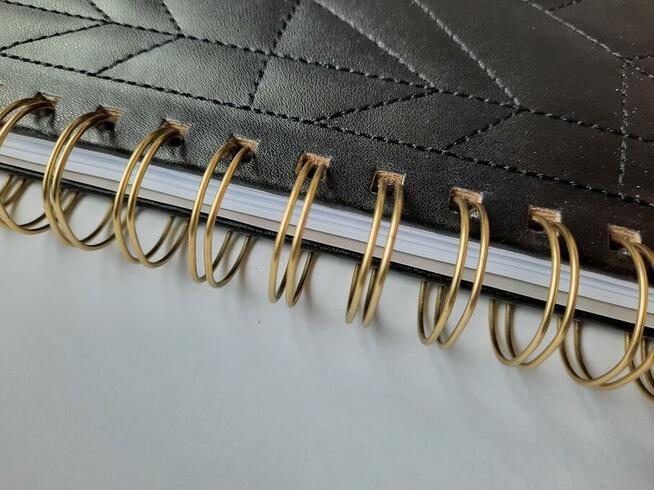 Czarny planer pikowany organizer osobisty