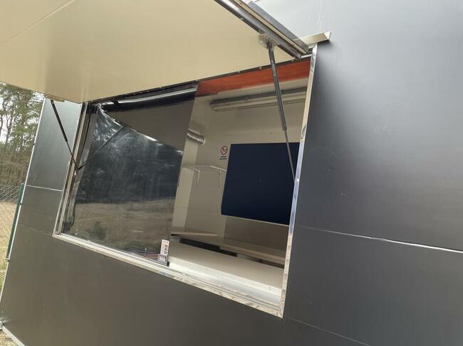 Przyczepa gastronomiczna 3,5m na wynajem