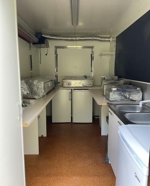 Przyczepa gastronomiczna 3,5m na wynajem