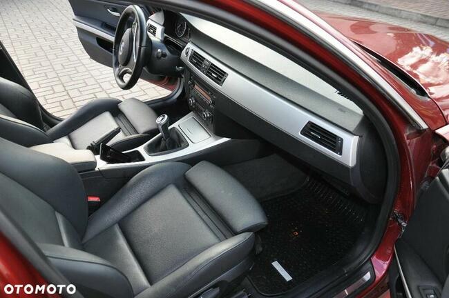 BMW Seria 3 318i Touring