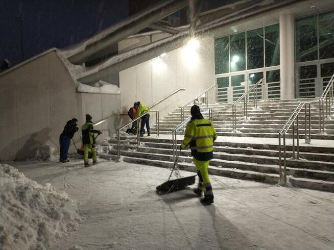 Odśnieżania dachów, posesji, parkingów, chodników 507 55 85 85