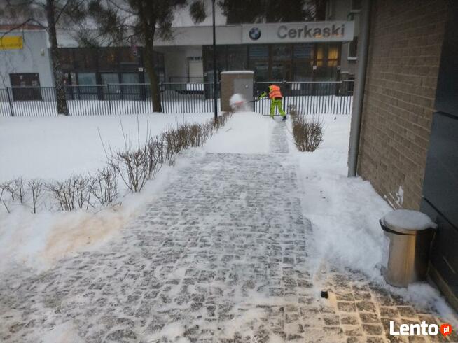 Odśnieżania dachów, posesji, parkingów, chodników 507 55 85 85