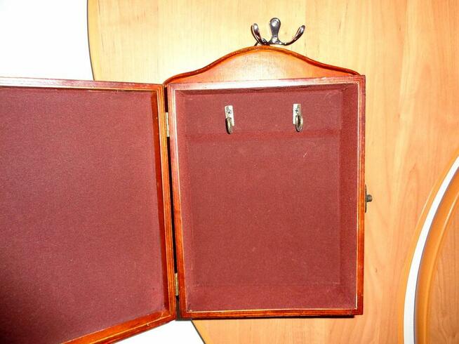 Skrzynka na klucze z lusterkiem