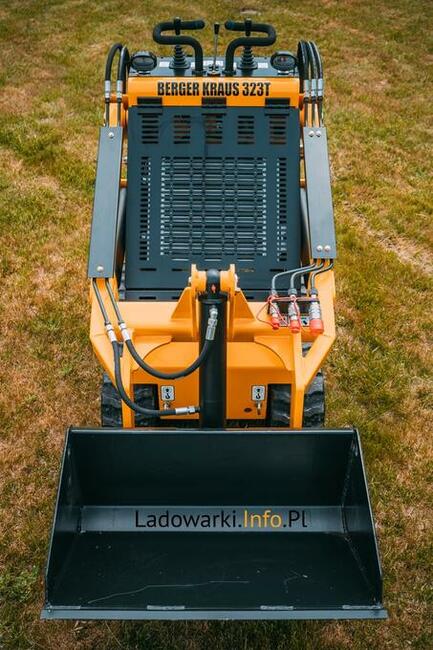 Ładowarka gąsienicowa Berger Kraus 323T Honda GX690 22,1 KM