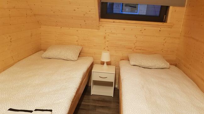 Osada Wypoczynku Jantar - Domki z Basenem, Sauną i Jacuzzi