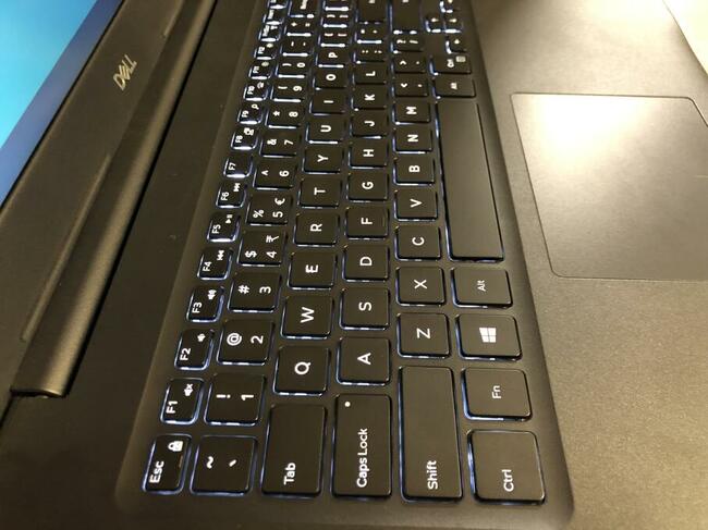 Laptop Dell LATITUDE 3590 Intel i3 8GB SSD