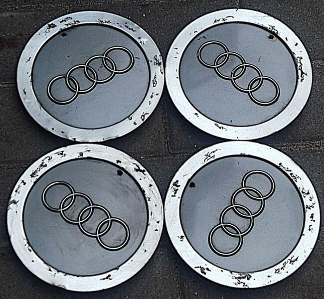 Sprzedam felgi aluminiowe z deklami kpl. 4 sztuki