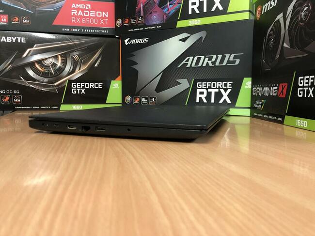 Laptop Dell LATITUDE 3590 Intel i3 8GB SSD