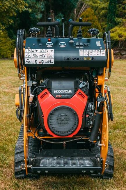 Ładowarka gąsienicowa Berger Kraus 323T Honda GX690 22,1 KM