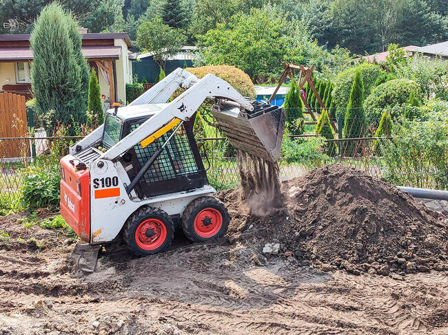 Miniładowarka Bobcat S100 S450 wynajem usługi budowa ogrody