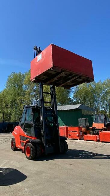 wielokierunkowy wózek widłowy boczny używany z podporami -