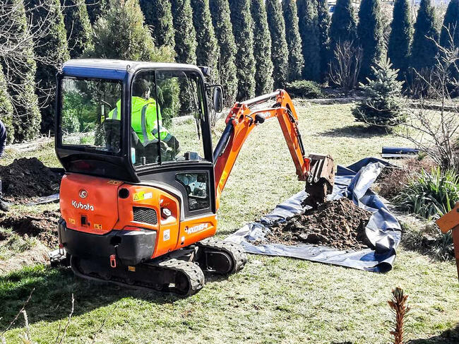 Minikoparka Miniładowarka wynajem usługi prace ziemne wykopy