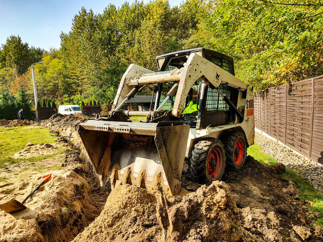 Miniładowarka Bobcat S100 S450 wynajem usługi budowa ogrody