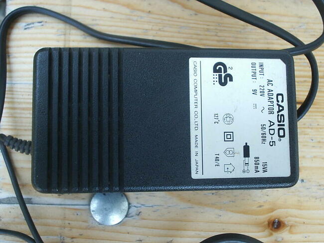 Historyczny Casio Casiotone CT-310 z osprzętem, rocznik 1984