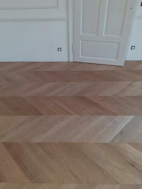 Montaż podłóg drewnianych