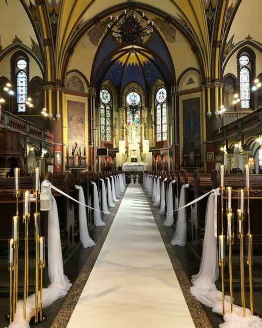 dekoracja kościoła na ślub