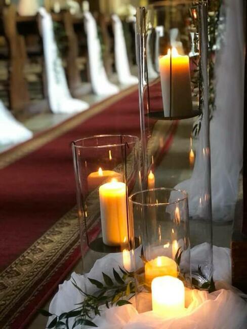 dekoracja kościoła na ślub