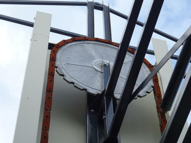 Paternoster - Regał obrotowy na wykładziny dywany | 6x4,9x1m