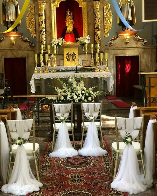 dekoracja kościoła na ślub