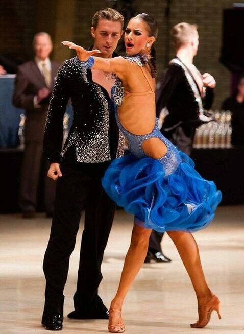 Taniec Towarzyski i Dużo Więcej Atrakcyjnych Kursów