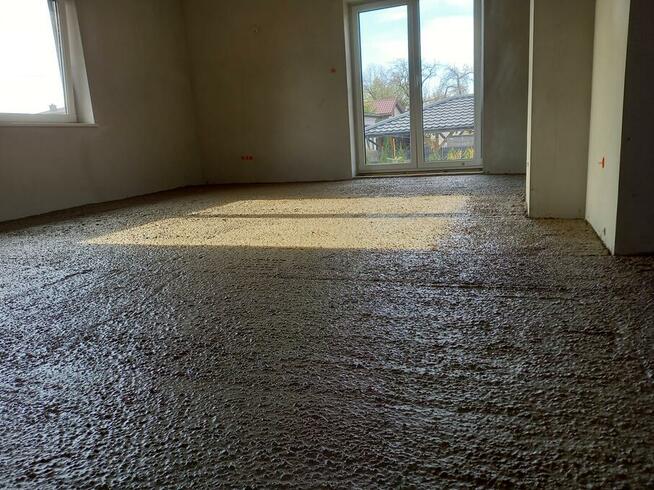 Płynny styropian, styrobeton, anhydryt Knauf na ogrzewanie.