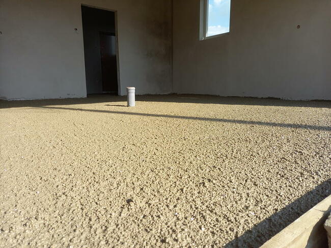 Płynny styropian, styroneton, anhydryt Knauf na ogrzewanie.