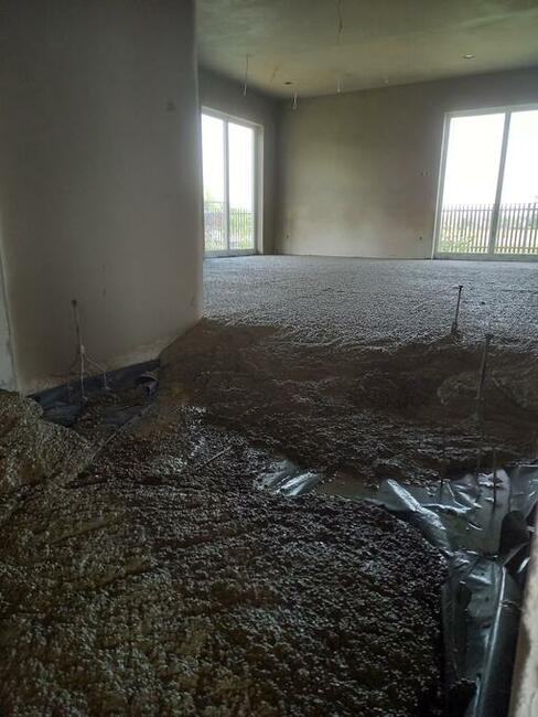 Wylewki, posadzki anhydrytowe.